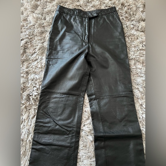 Danier Black Leather Wide Leg Pants 🖤 - Picture 3 of 10